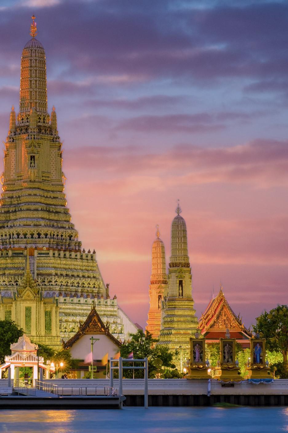 Wat Arun (Temple of Dawn)